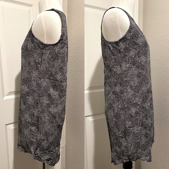 Old Navy slip on dress - Picture 3 of 5
